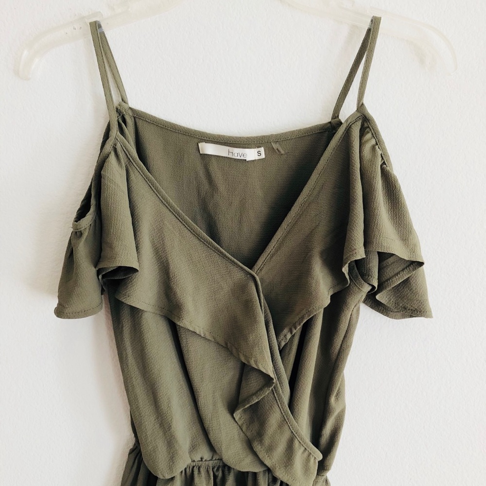 Cute off shoulder top!